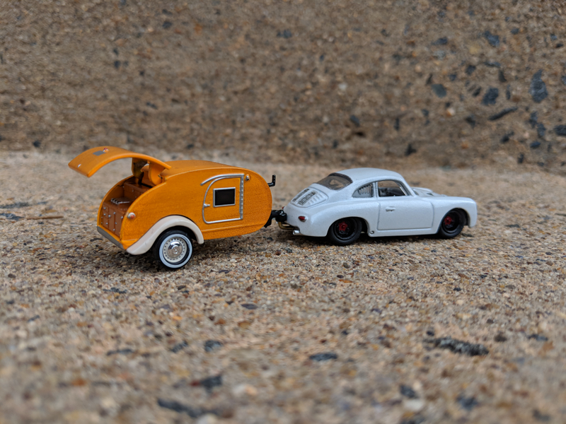 Illustration for article titled Ferien Friday: Little Porsche Towing a Little House
